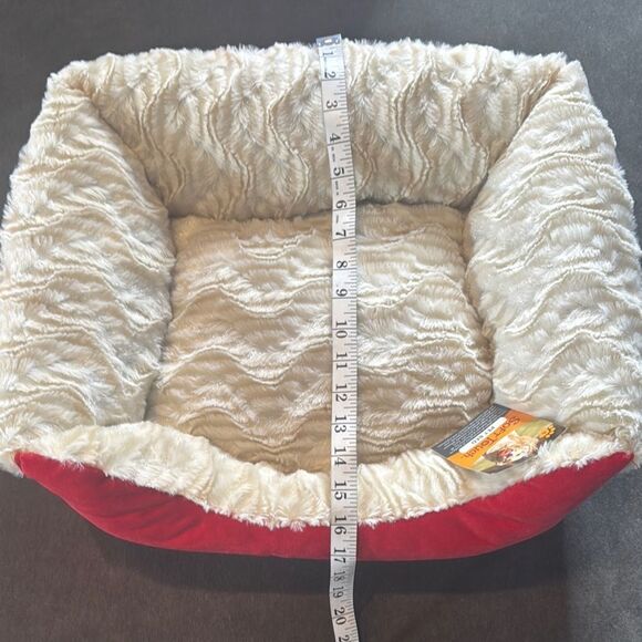 Soft Touch Pet Bed Red and Cream NEW - Picture 10 of 11